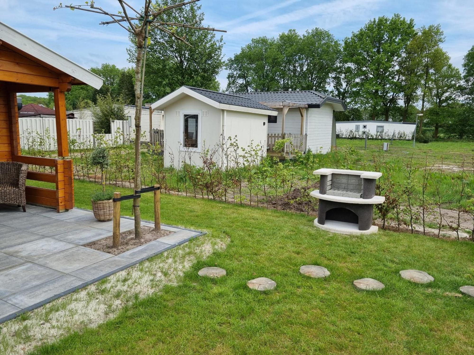 Nieuw - Luxe Blokhut Chalet In Bosrijke Omgeving Anloo Kültér fotó